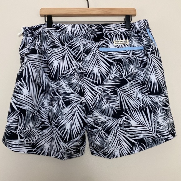 Fair Harbor The Sextant Trunk Lined Stretch Black White Palm Leaves Short Sz 38 - Picture 4 of 16